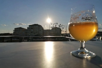 Un Verre à la Mer